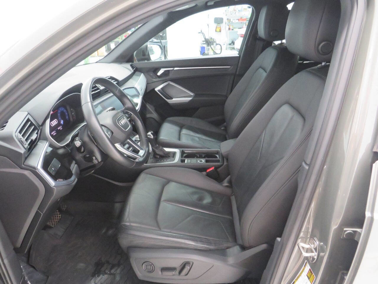 Used 2021 Audi Q3 2.0T Premium w/ Convenience Package AWD/4WD image 13