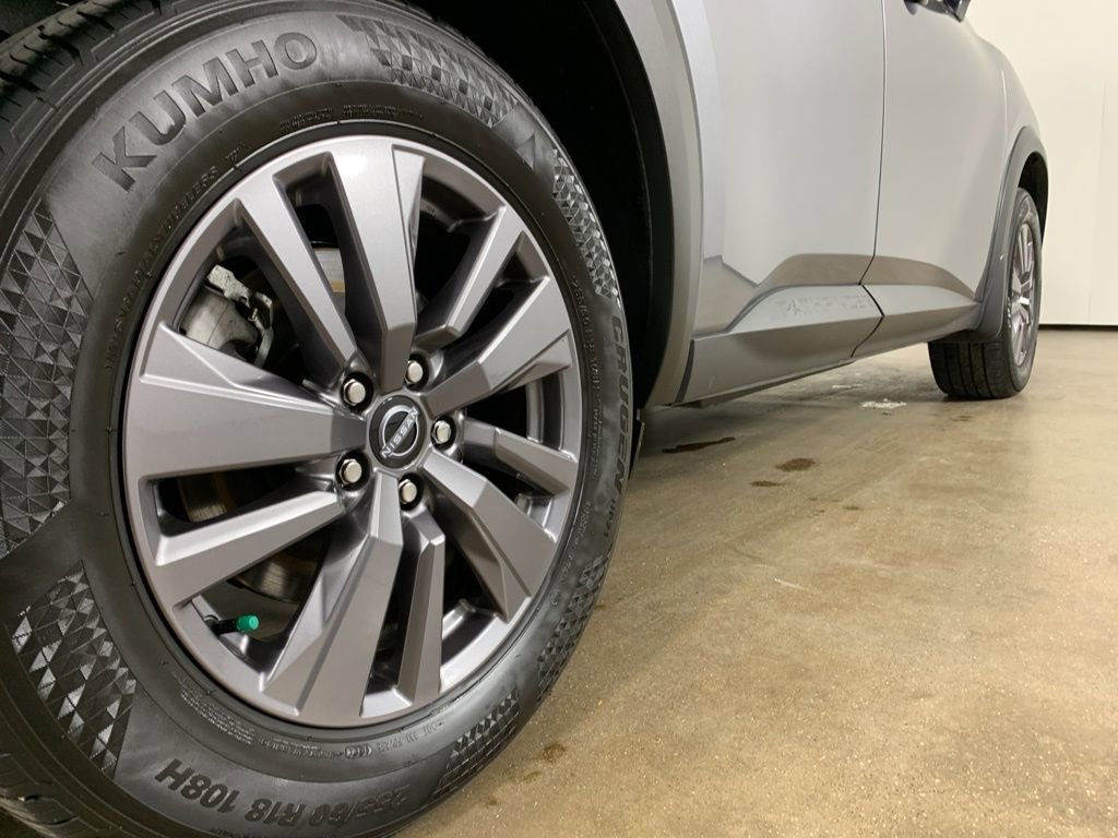 Used 2023 Nissan Pathfinder SV image 9