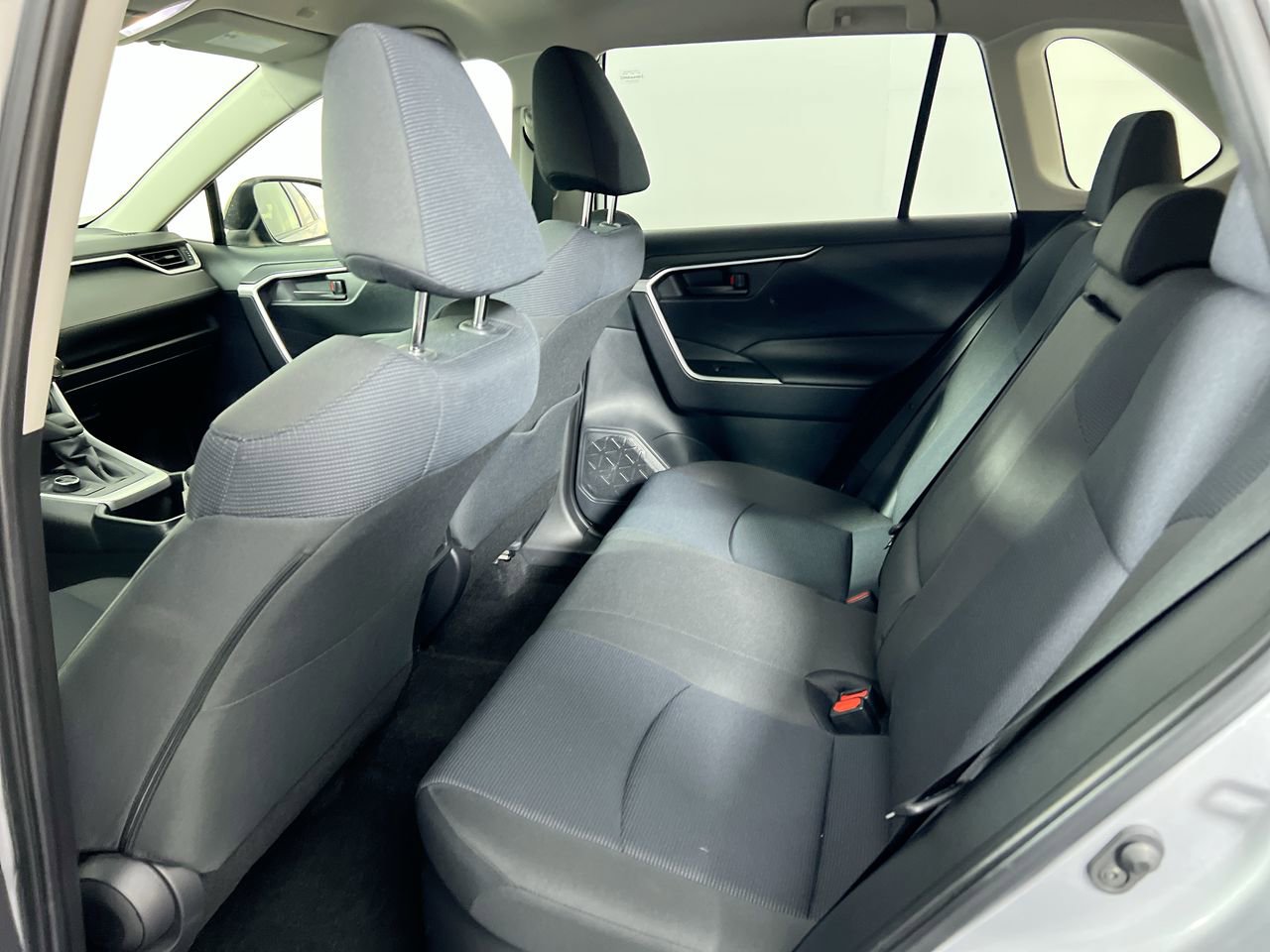 Used 2023 Toyota RAV4 LE AWD/4WD image 26