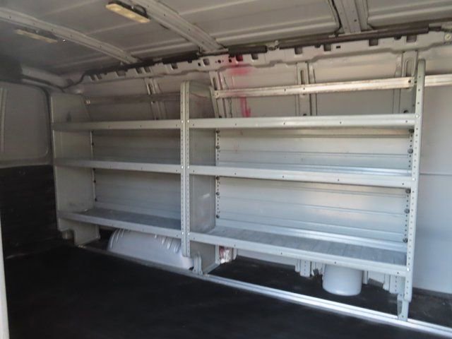 Used 2015 Chevrolet Express 2500 RWD image 24