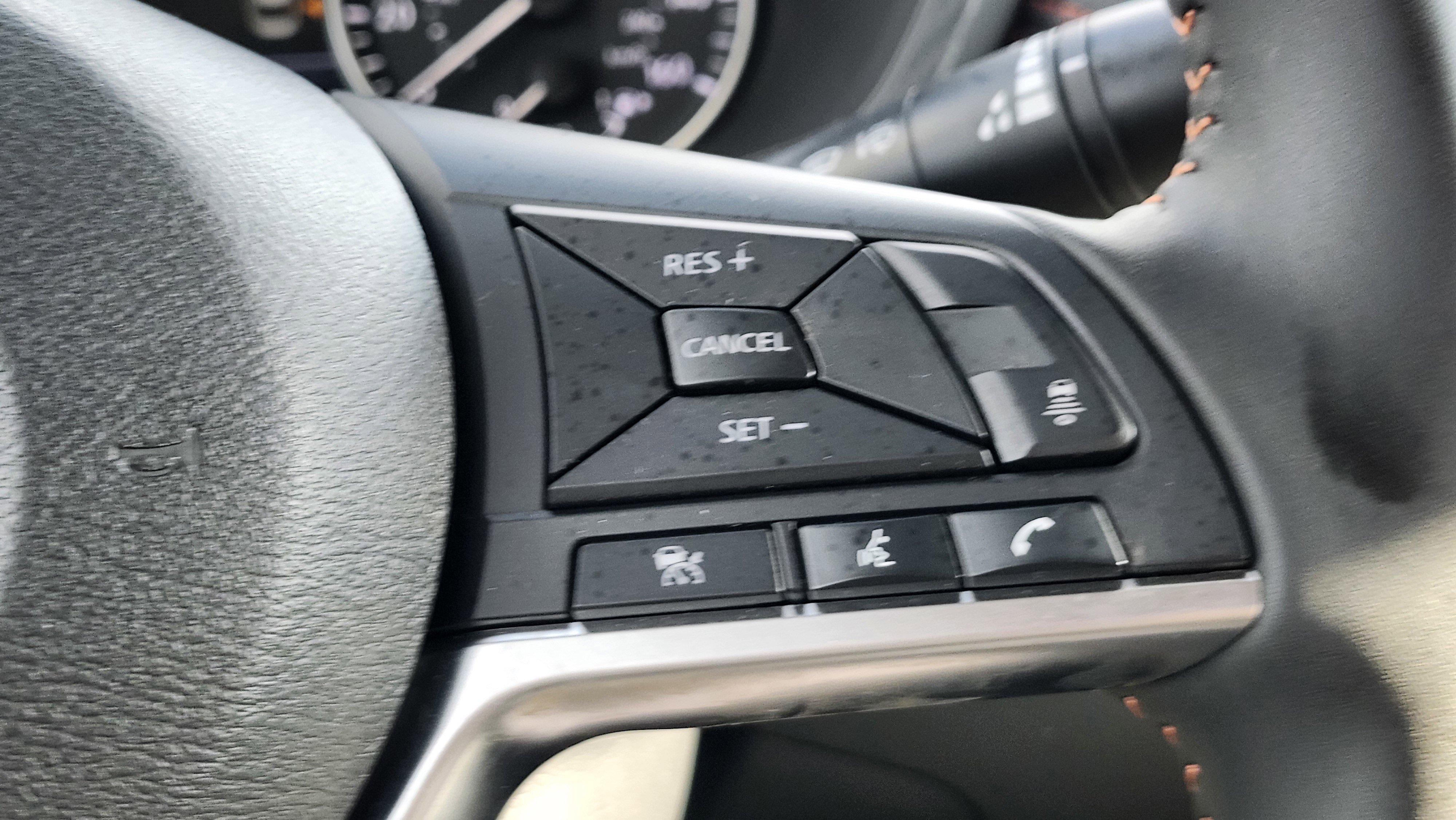 Used 2025 Nissan Sentra SR image 32