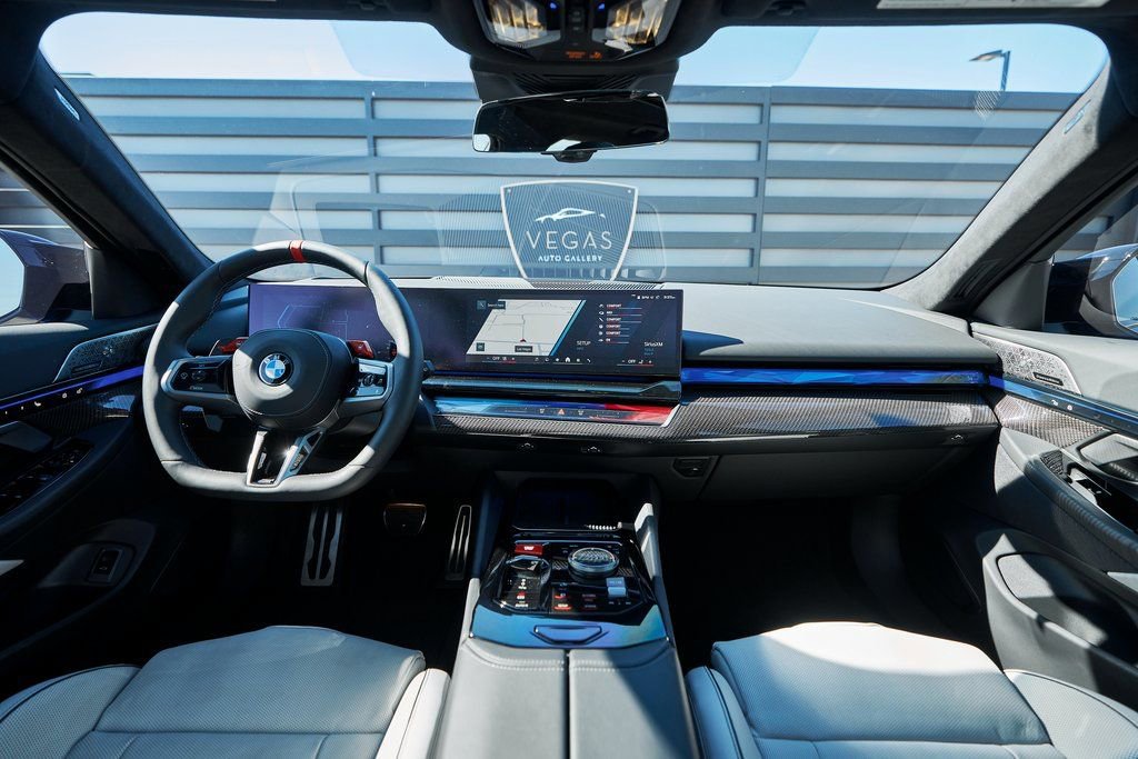 Used 2025 BMW M5 Touring image 51