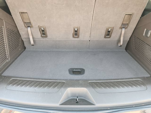 Used 2025 Chevrolet Tahoe LT AWD/4WD image 31