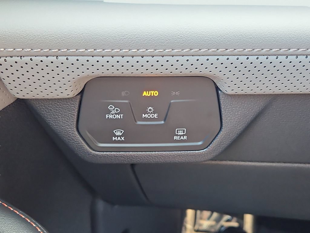 Certified 2026 Volkswagen Atlas Peak Edition AWD/4WD image 11
