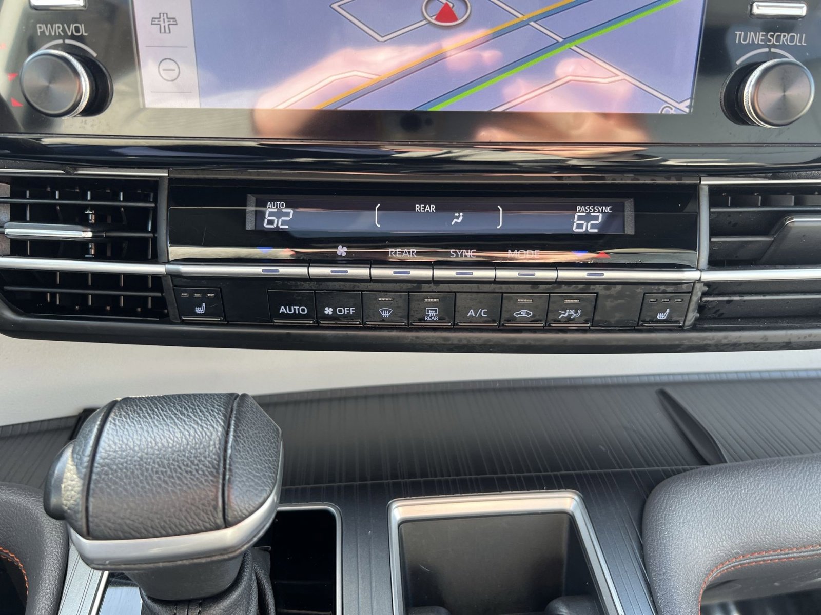 Used 2023 Toyota Sienna XSE image 21