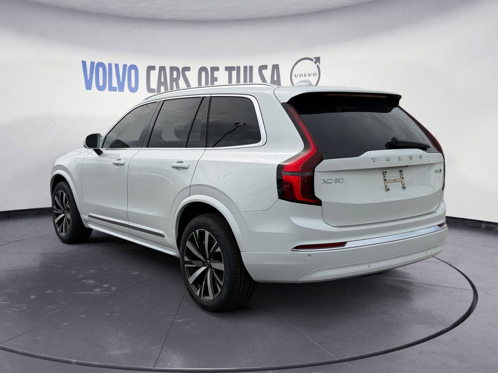 New 2026 Volvo XC90 B6 Core w/ Protection Package Premier image 3