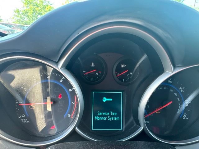 Used 2015 Chevrolet Cruze LS FWD image 11