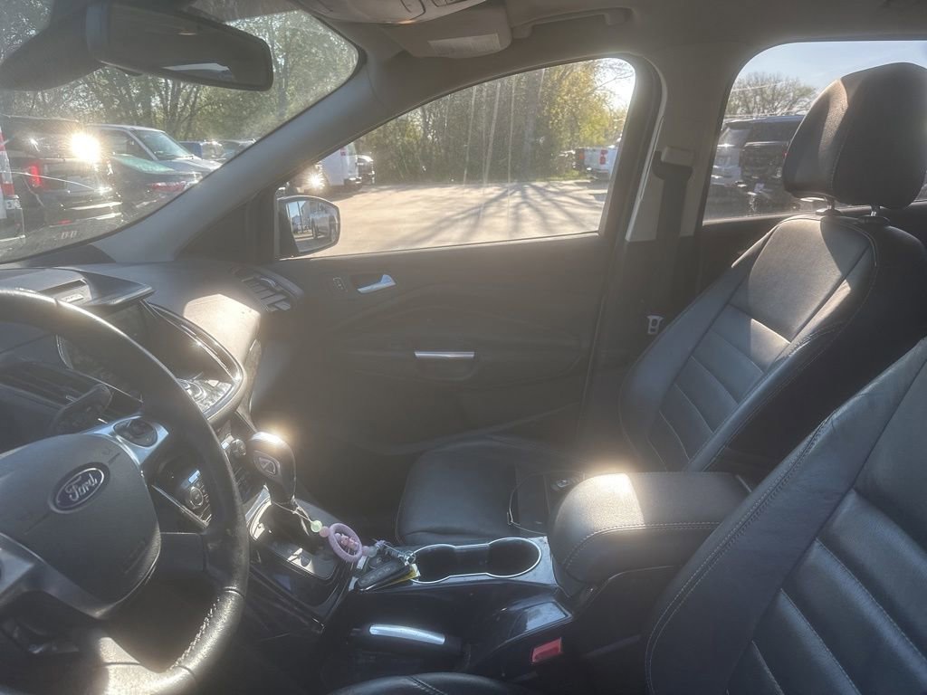 Used 2015 Ford Escape Titanium w/ Equipment Group 301A AWD/4WD image 16