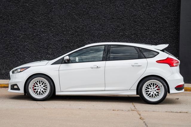 Used 2016 Ford Focus ST image 49