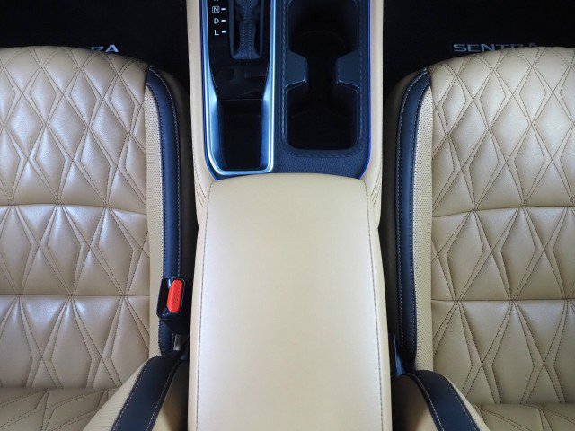 Used 2024 Nissan Sentra SV w/ SV Premium Package image 27