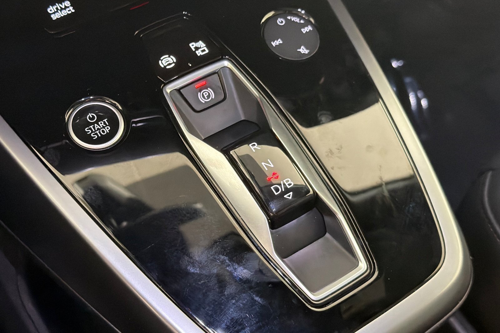 Certified 2023 Audi Q4 e-tron Premium w/ Premium Plus RWD image 21
