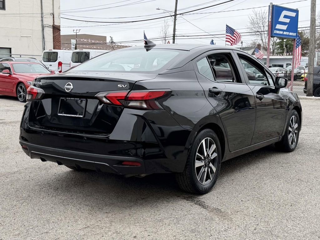 Used 2025 Nissan Versa SV image 8