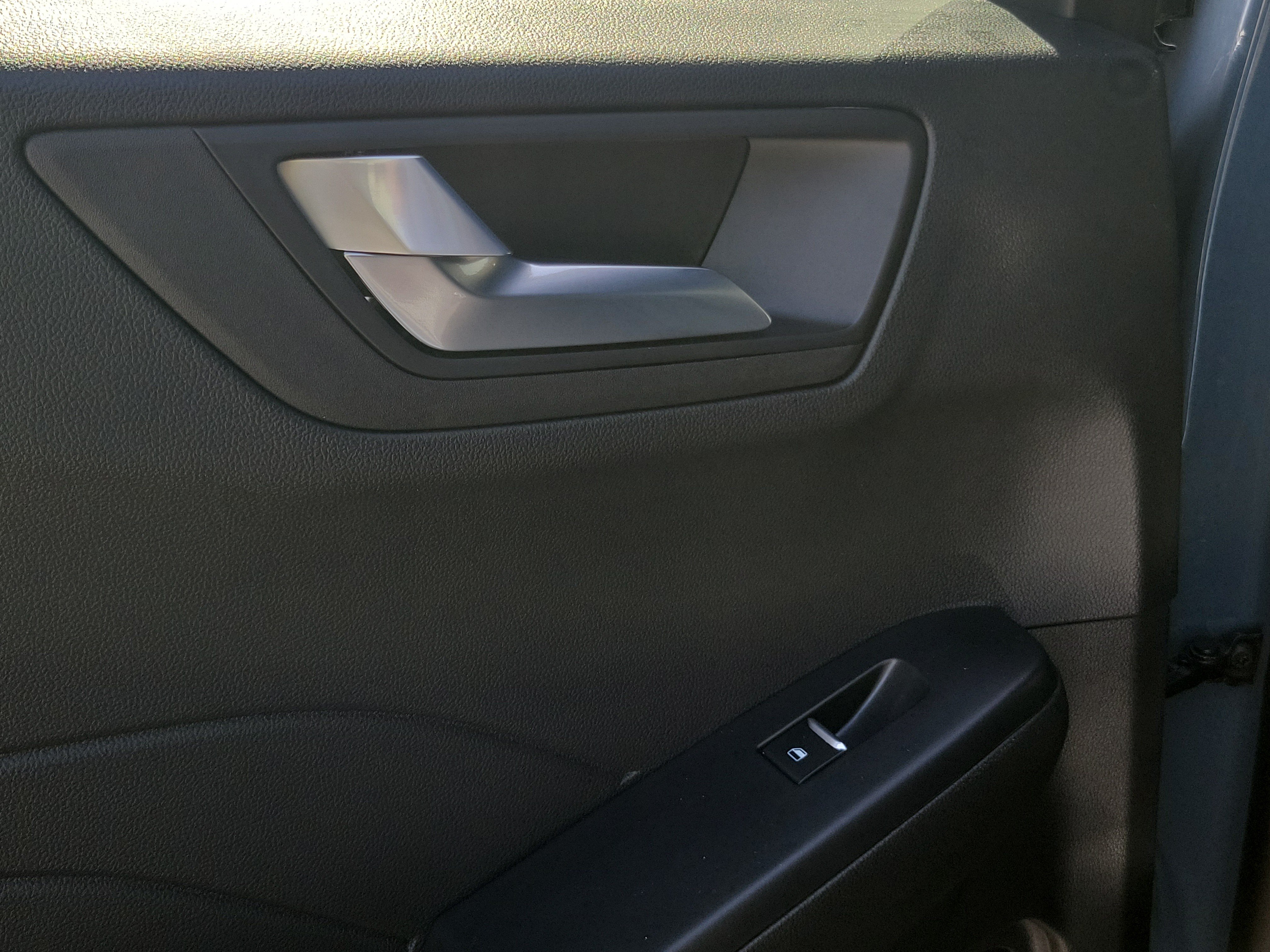 Used 2025 Ford Escape ST-Line w/ Tech Pack #1 FWD image 30