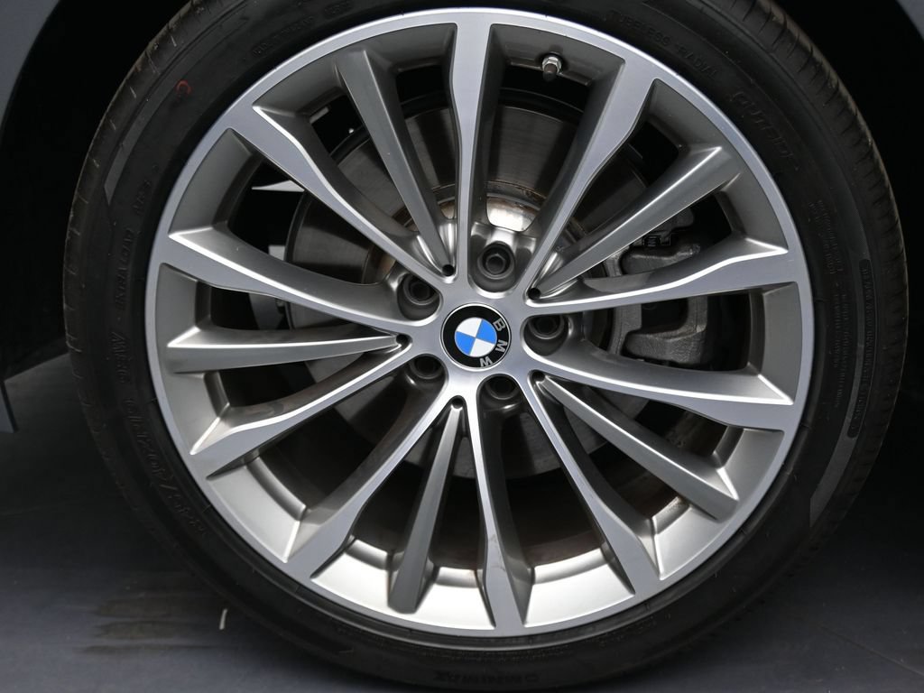 Used 2023 BMW 540i w/ Convenience Package RWD image 27