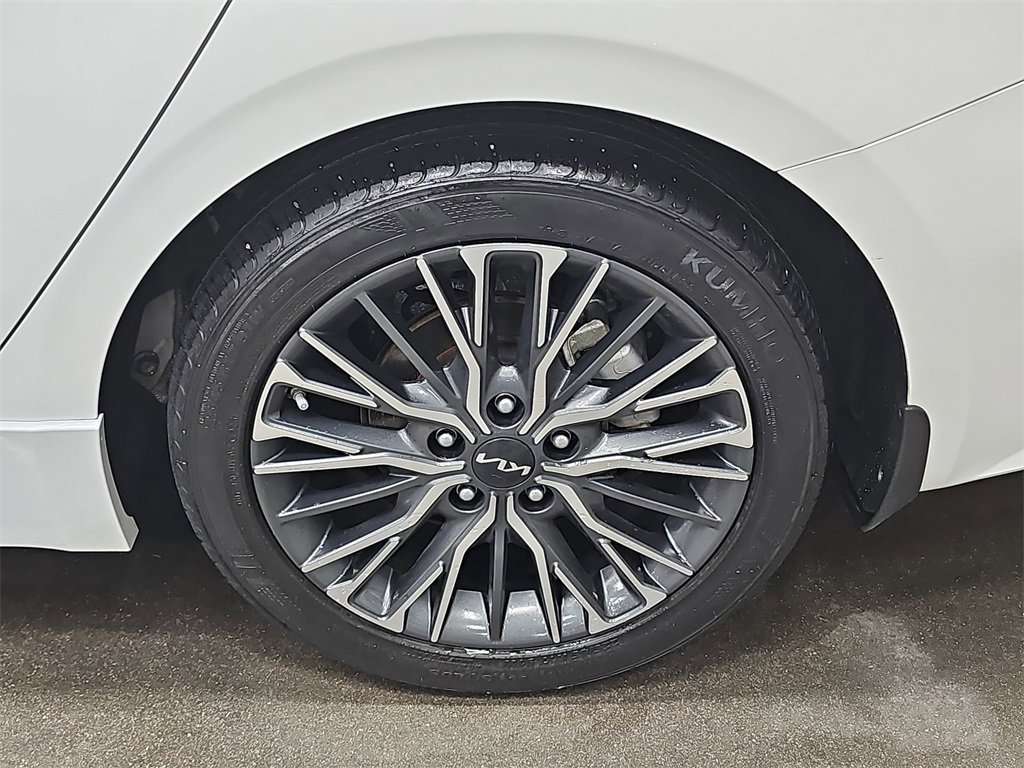 Used 2023 Kia Forte GT-Line image 33