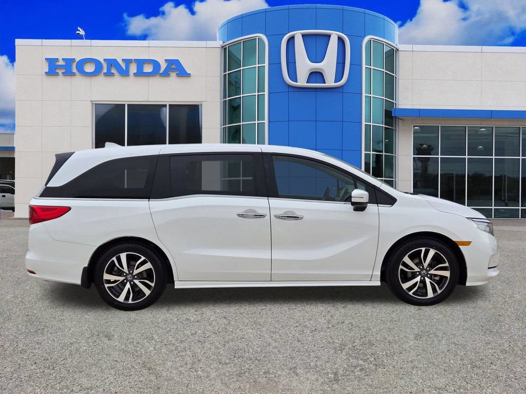 Used 2024 Honda Odyssey Touring image 2