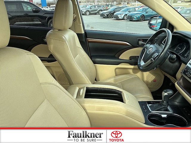 Certified 2019 Toyota Highlander Limited Platinum image 22