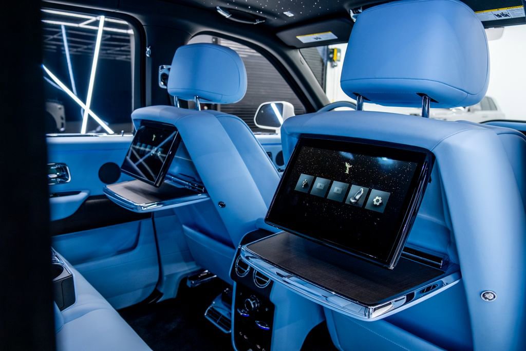 Used 2025 Rolls-Royce Cullinan image 27