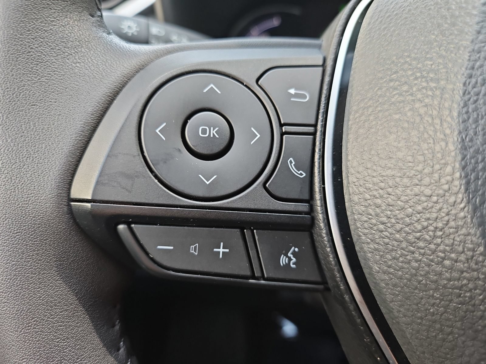 Used 2025 Toyota RAV4 XLE w/ Convenience Package AWD/4WD image 29