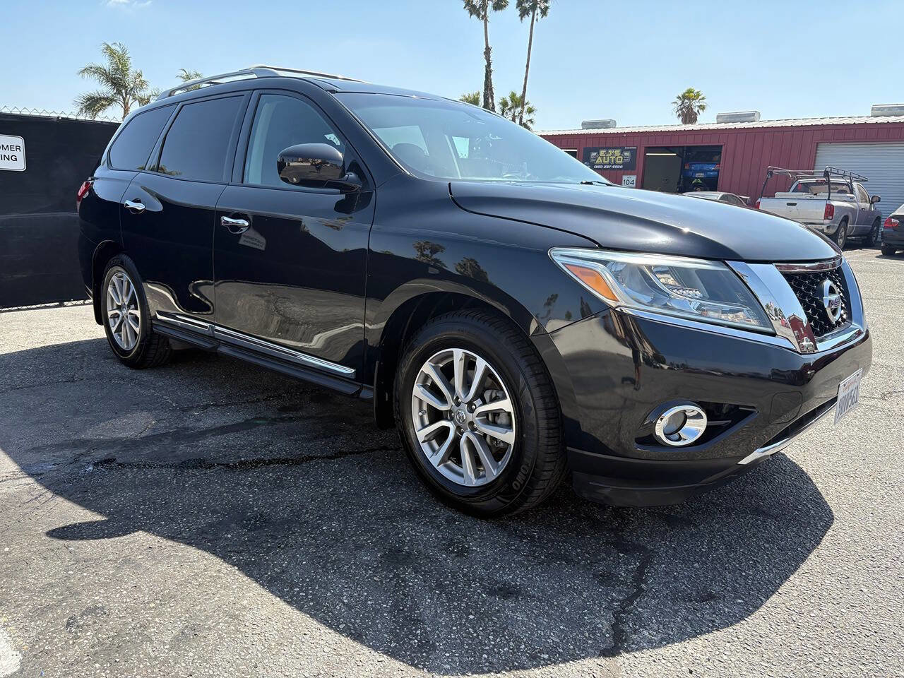 Used 2015 Nissan Pathfinder SL w/ SL Premium Package image 8