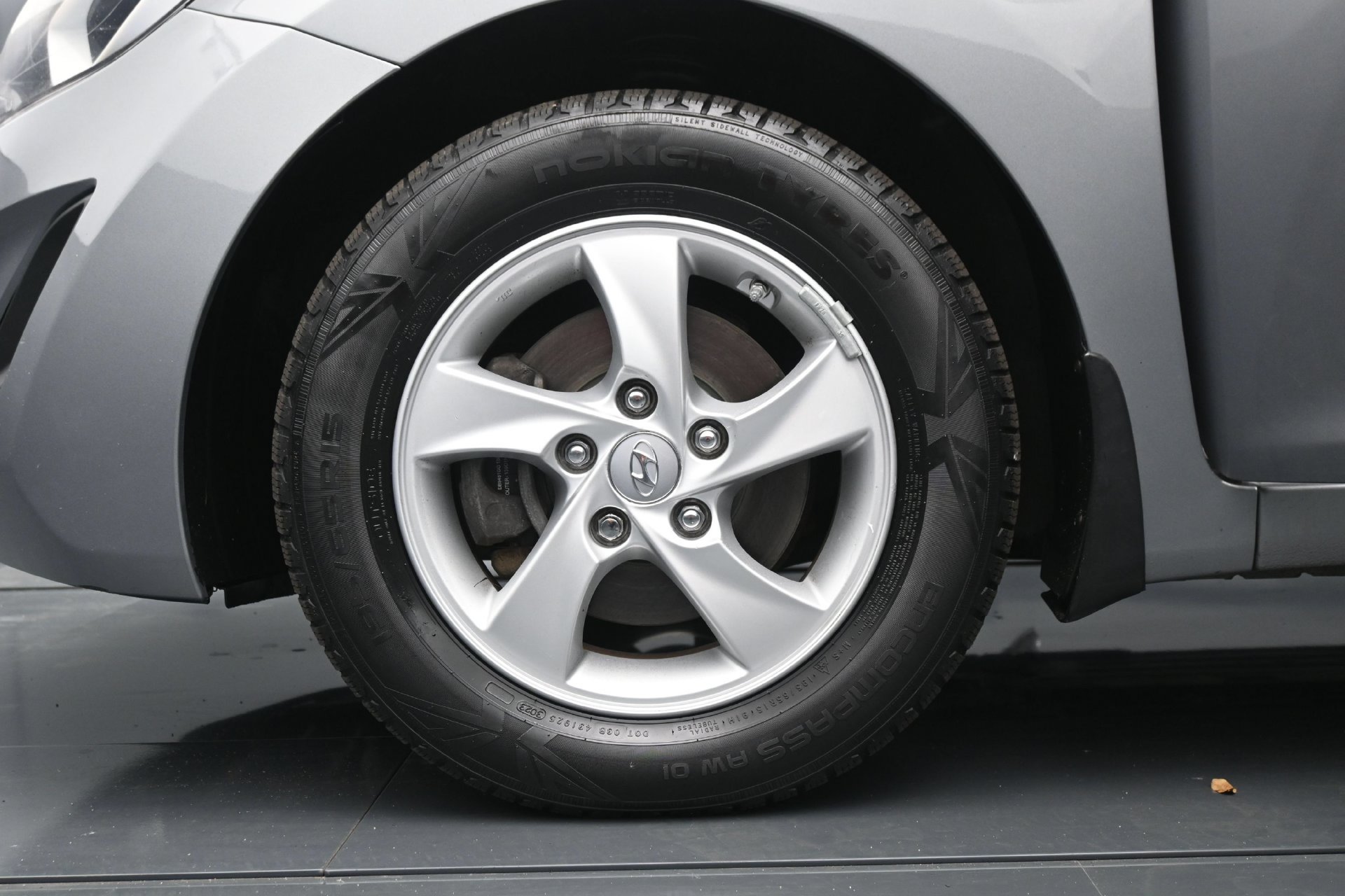 Used 2015 Hyundai Elantra SE FWD image 21