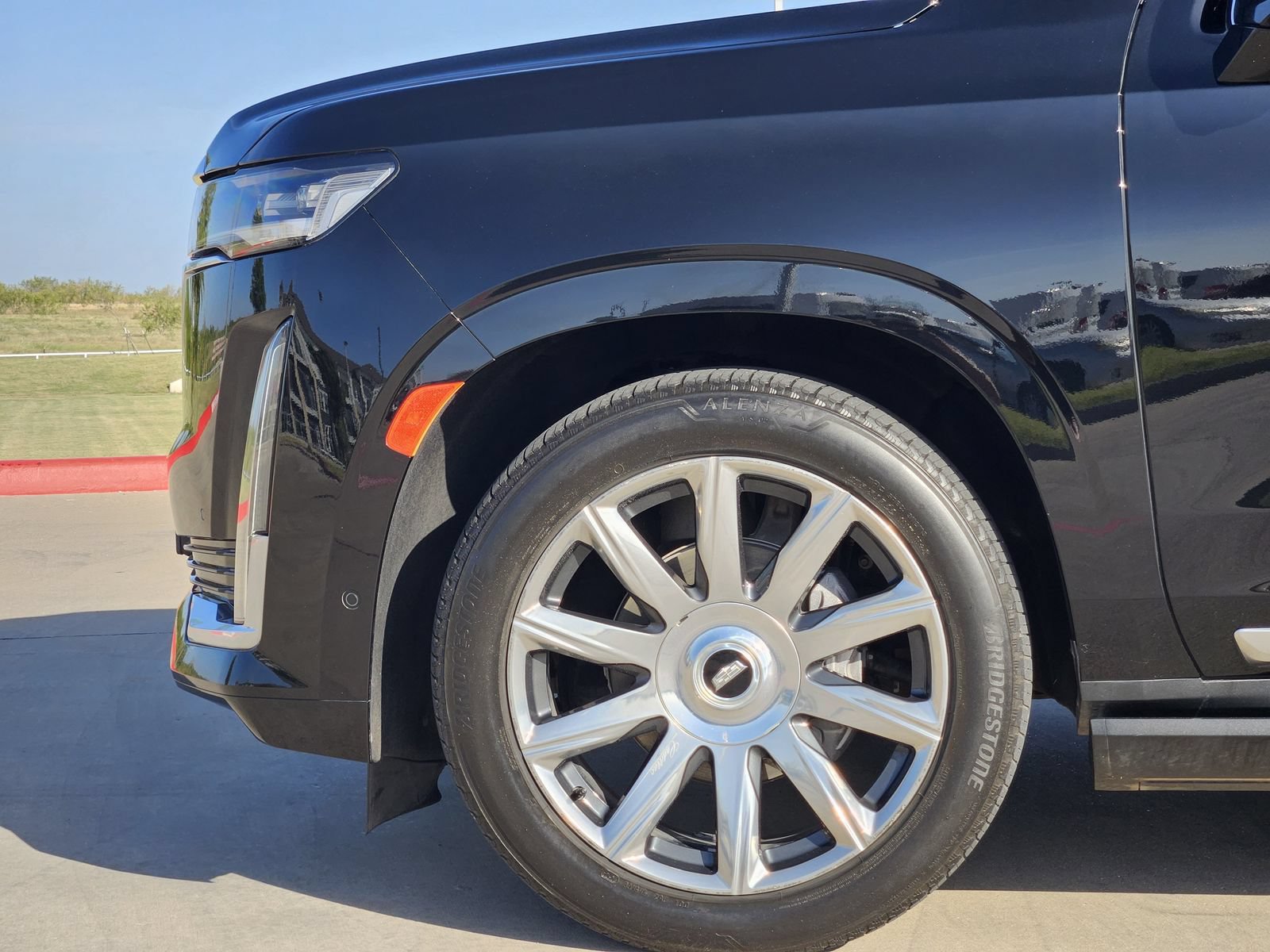 Used 2021 Cadillac Escalade Premium Luxury Platinum AWD/4WD image 11