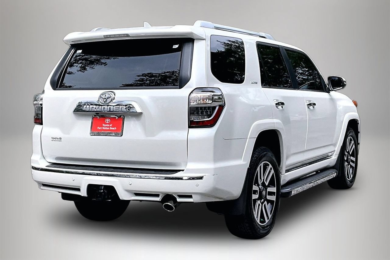 Used 2022 Toyota 4Runner Limited AWD/4WD image 5