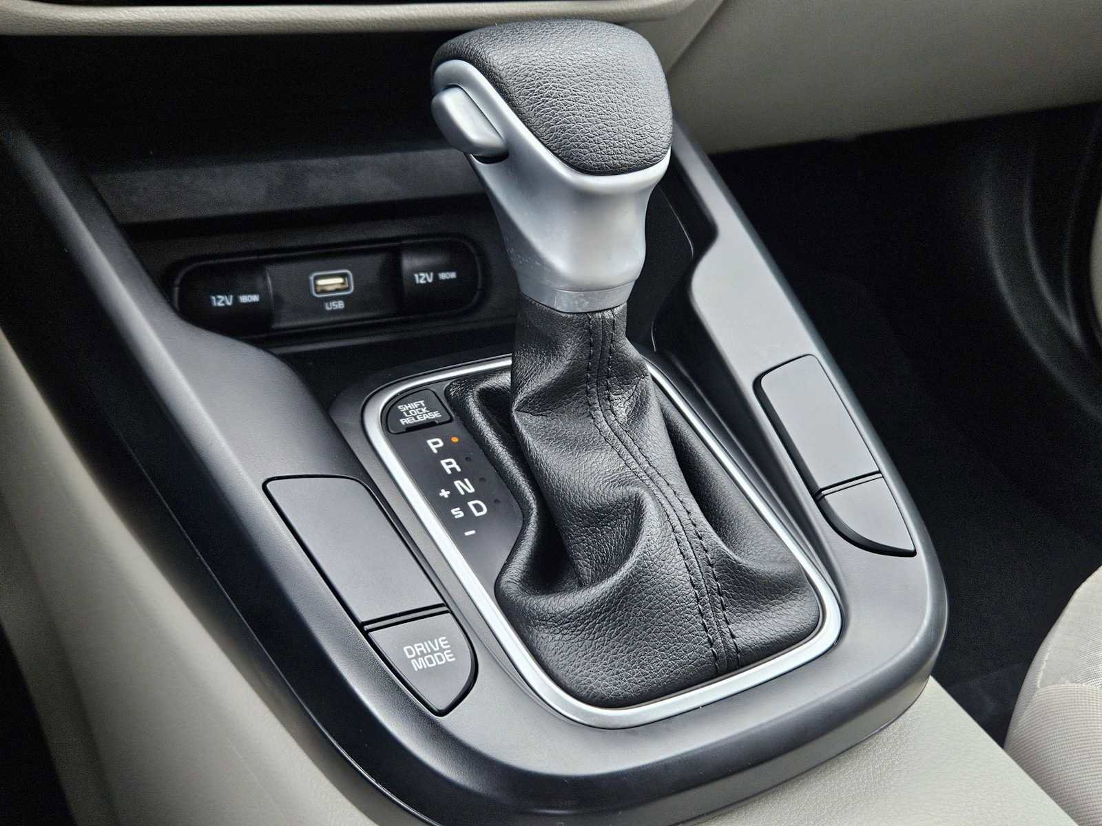 Certified 2025 Kia Soul LX w/ LX Technology Package FWD image 27