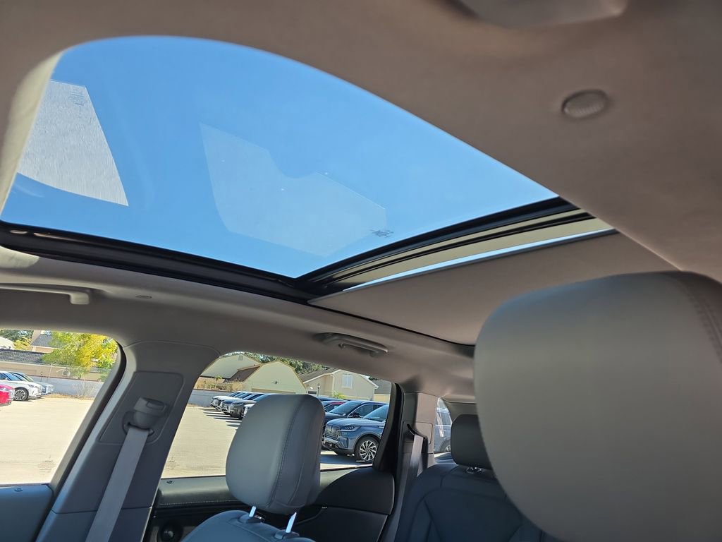 Used 2020 Lincoln Nautilus Reserve image 30