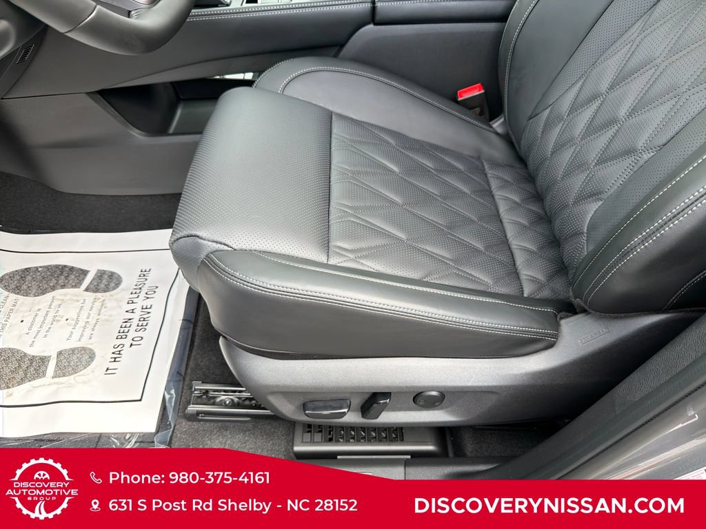 New 2026 Nissan Rogue Platinum AWD/4WD image 13