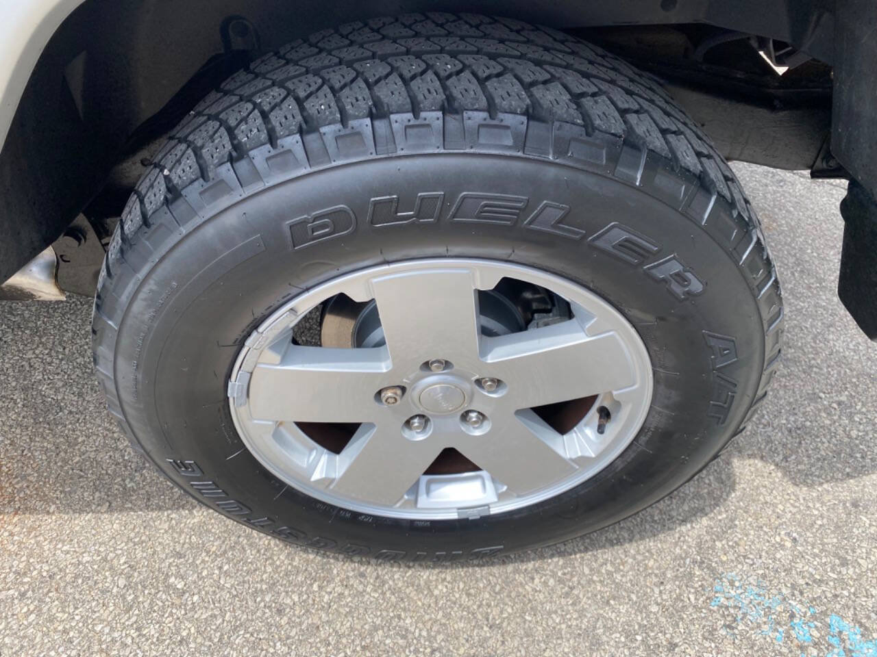 Used 2012 Jeep Wrangler Unlimited Sahara w/ Dual Top Group AWD/4WD image 10