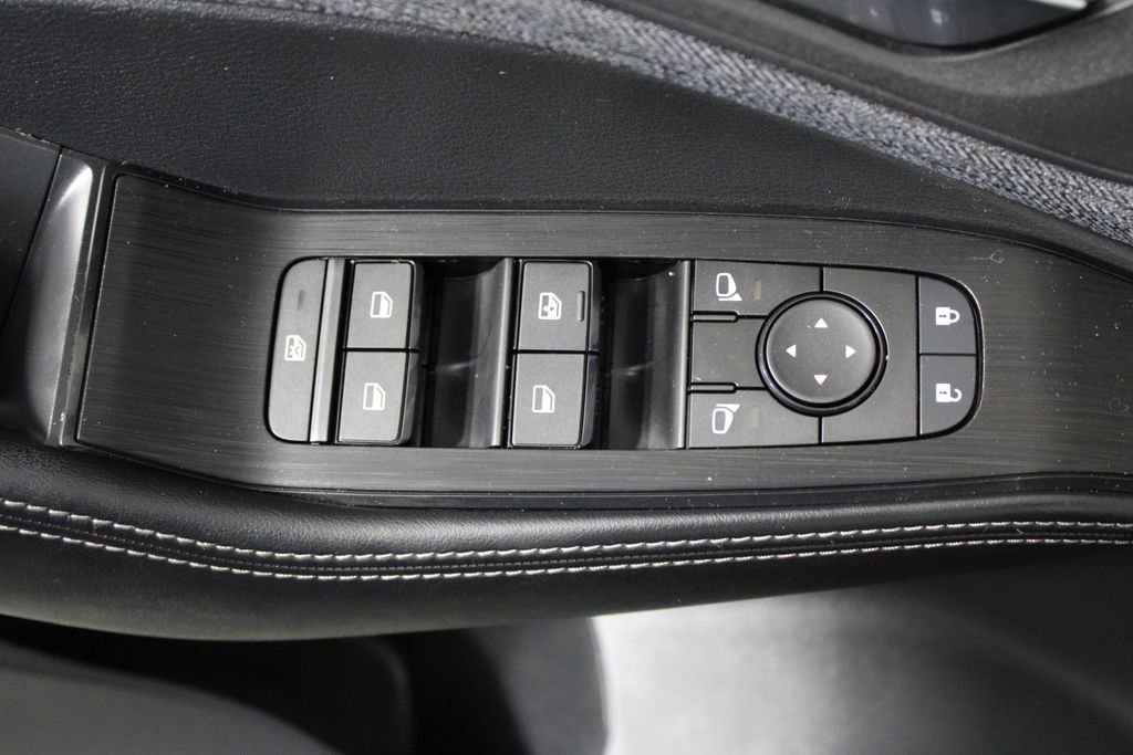 Certified 2023 Nissan Rogue SV image 24