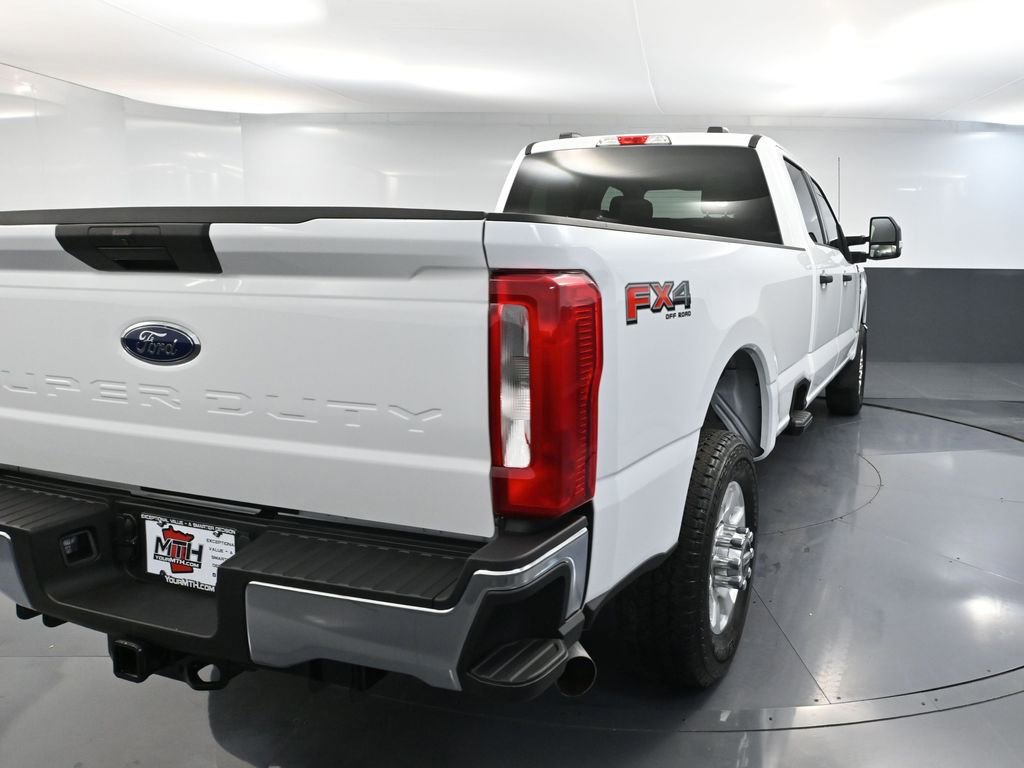 Used 2024 Ford F350 XLT w/ FX4 Off-Road Package image 7