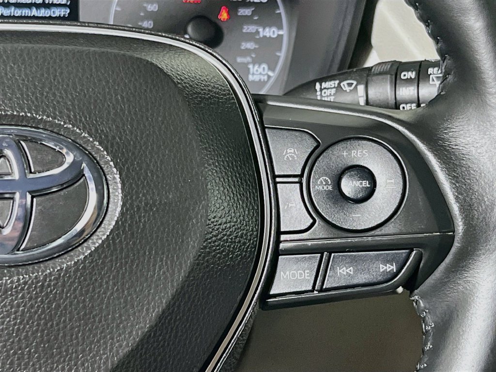 Used 2024 Toyota Corolla Cross LE AWD/4WD image 19