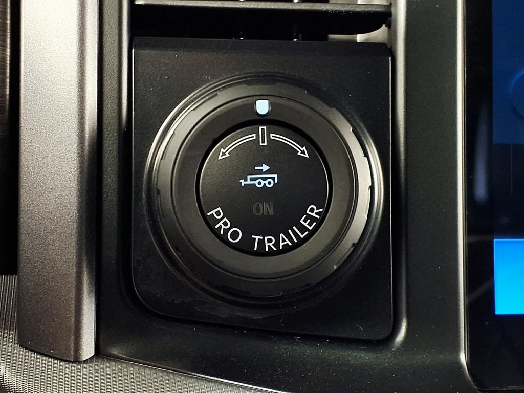 Used 2025 Ford F150 Lariat AWD/4WD image 23