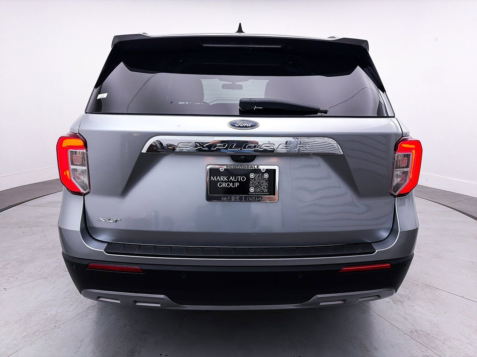 Used 2022 Ford Explorer XLT w/ Equipment Group 202A image 13