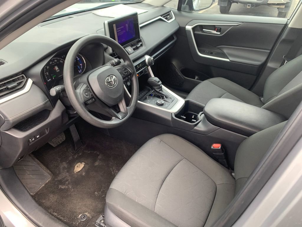 Used 2025 Toyota RAV4 XLE image 11