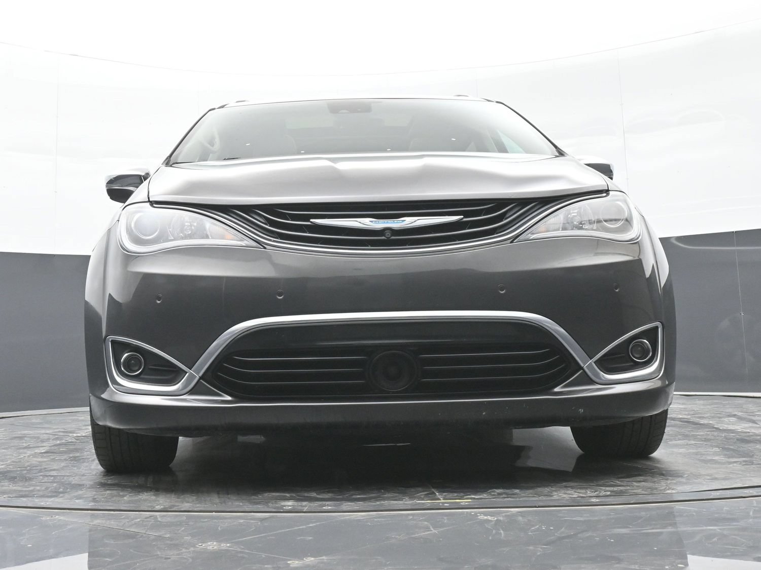 Used 2018 Chrysler Pacifica Limited w/ Advanced Safetytec Group FWD image 44