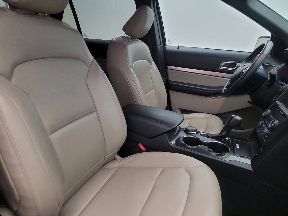 Used 2019 Ford Explorer XLT w/ Equipment Group 202A image 21