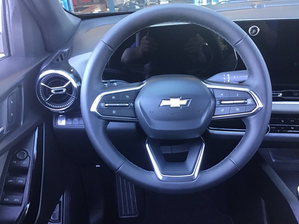 New 2026 Chevrolet Equinox LT w/ Convenience Package II image 19