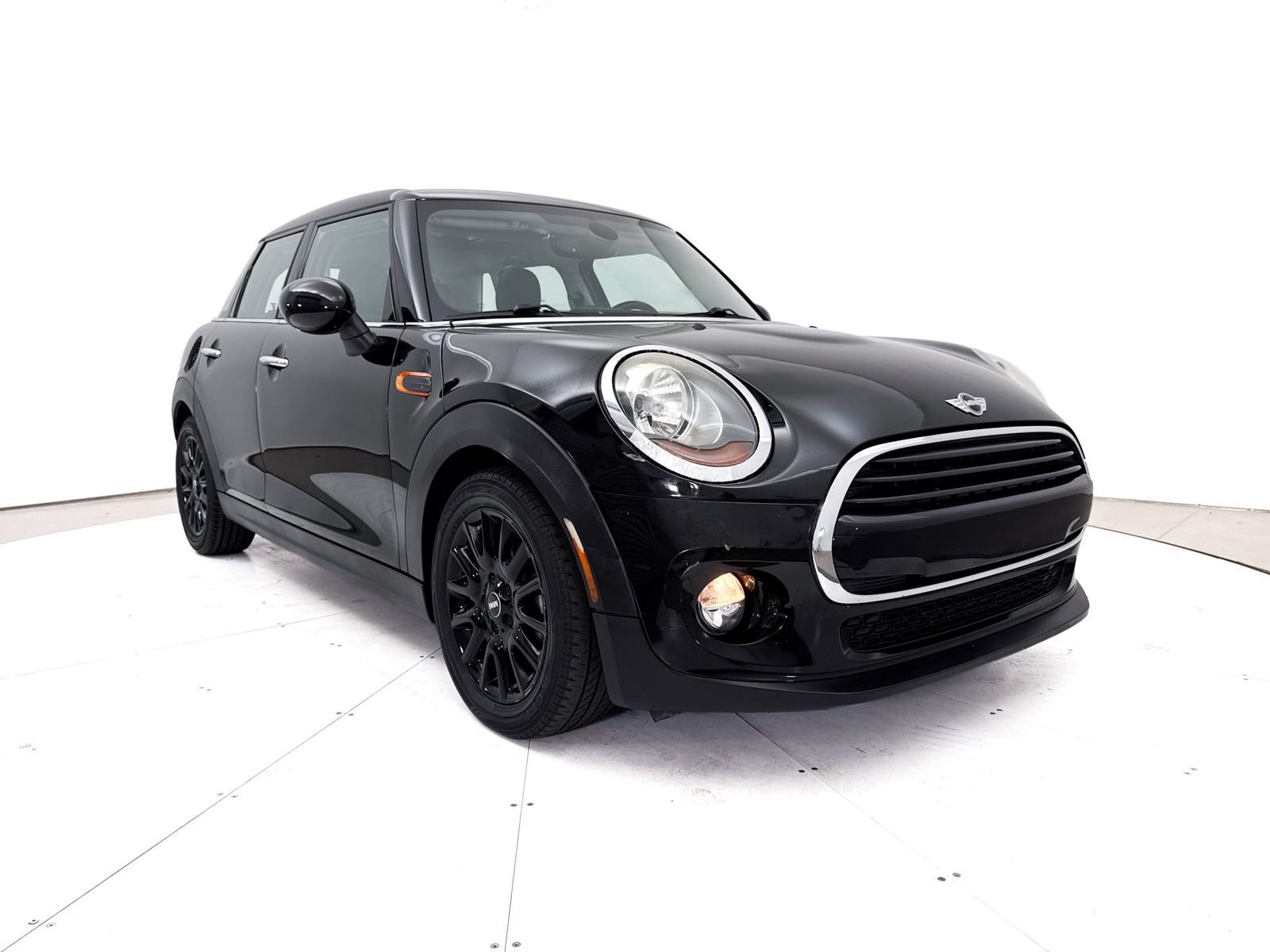 Used 2017 MINI Cooper 4-Door Hardtop FWD image 9