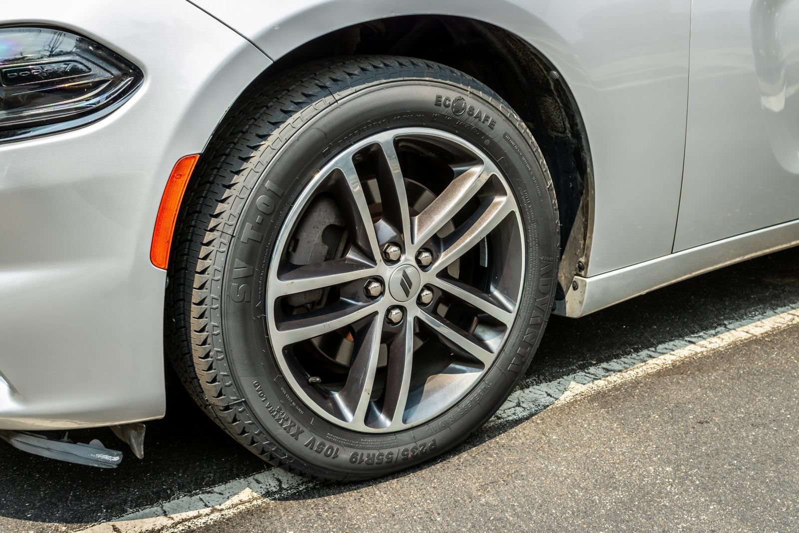 Used 2019 Dodge Charger SXT AWD/4WD image 12