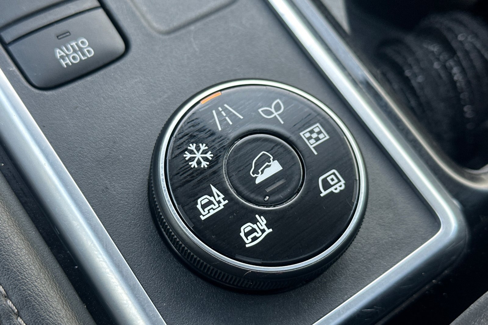 Used 2023 Nissan Pathfinder Platinum image 34