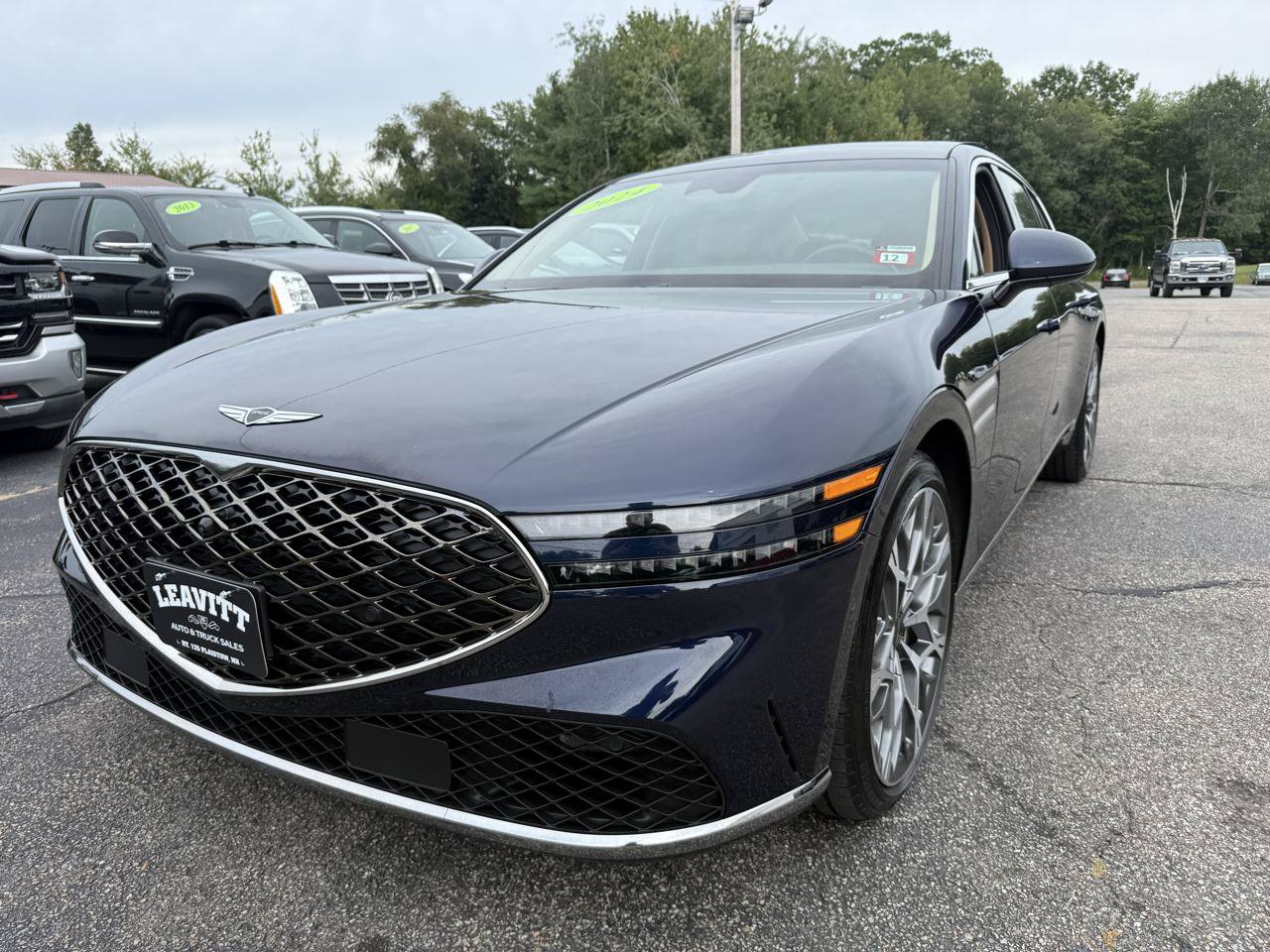 Used 2025 Genesis G90 3.5T AWD/4WD image 2