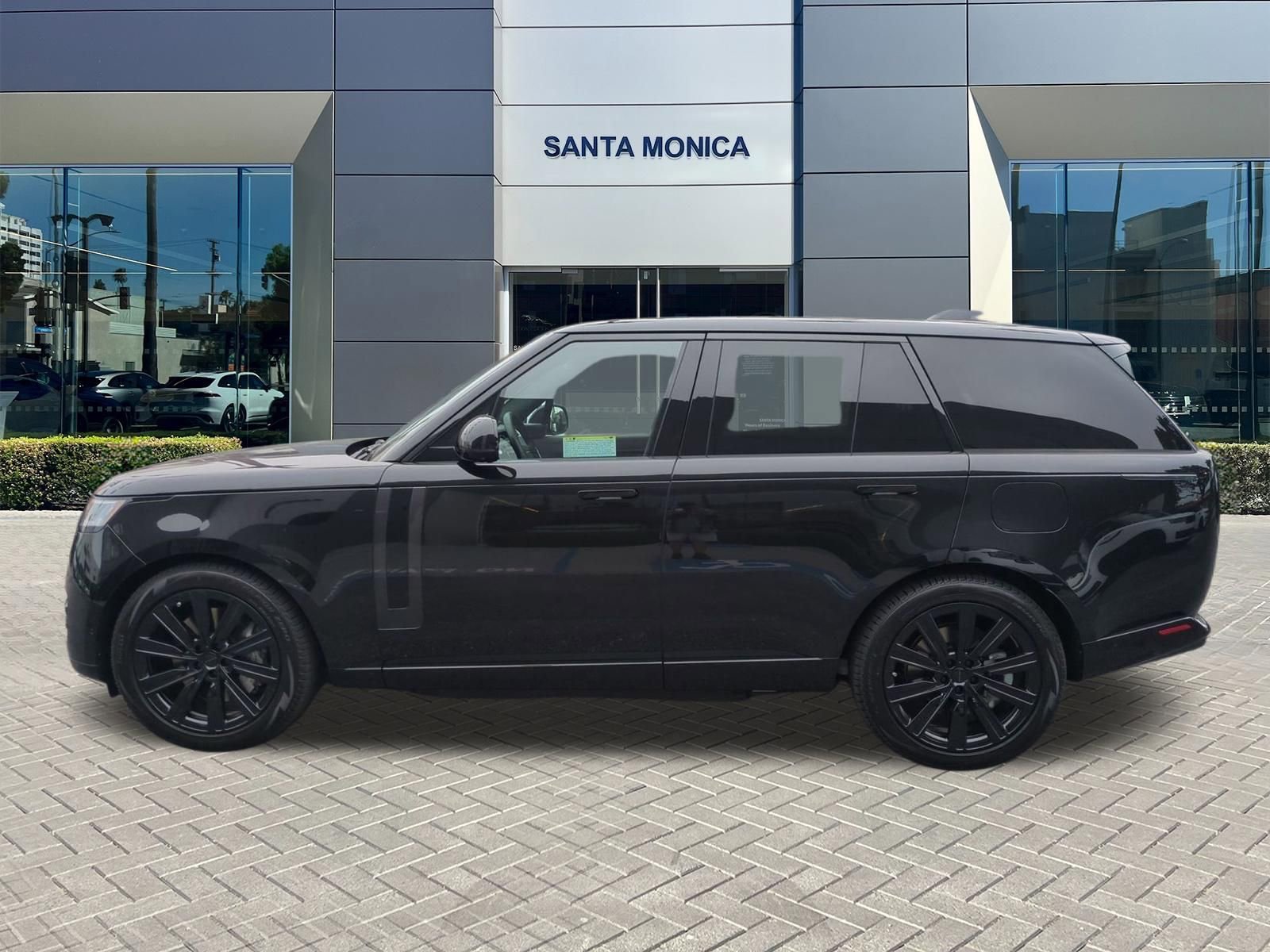 New 2026 Land Rover Range Rover SE AWD/4WD image 2