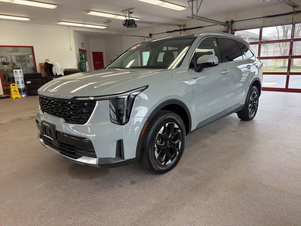 Used 2025 Kia Sorento S w/ Panoramic Sunroof Package image 3