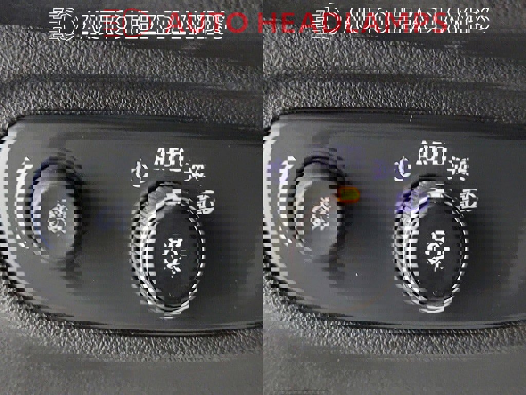 Used 2020 GMC Terrain SLE w/ Driver Convenience Package FWD image 21