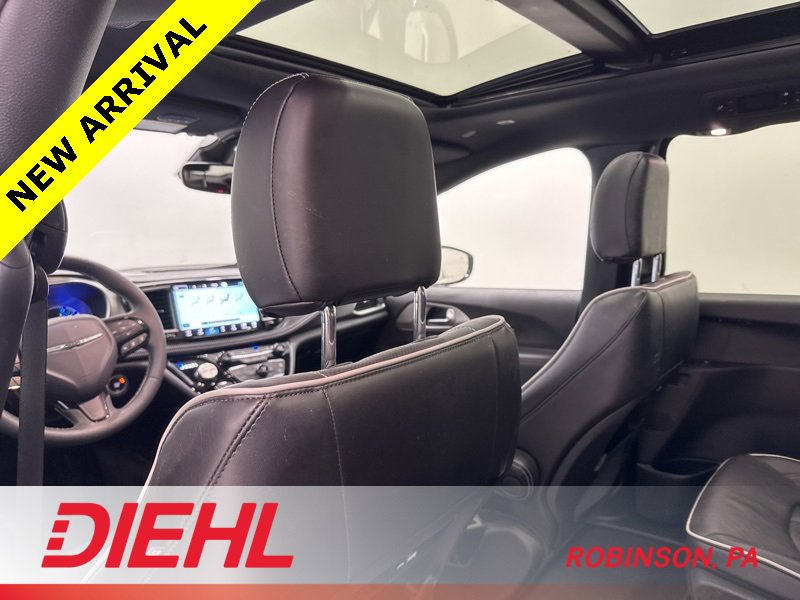 Used 2023 Chrysler Pacifica Limited w/ S Appearance Package image 20