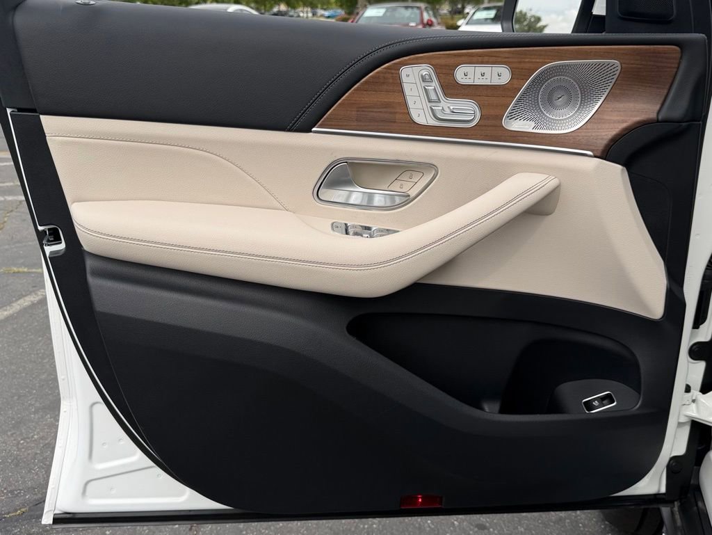 New 2026 Mercedes-Benz GLS 580 4MATIC image 16