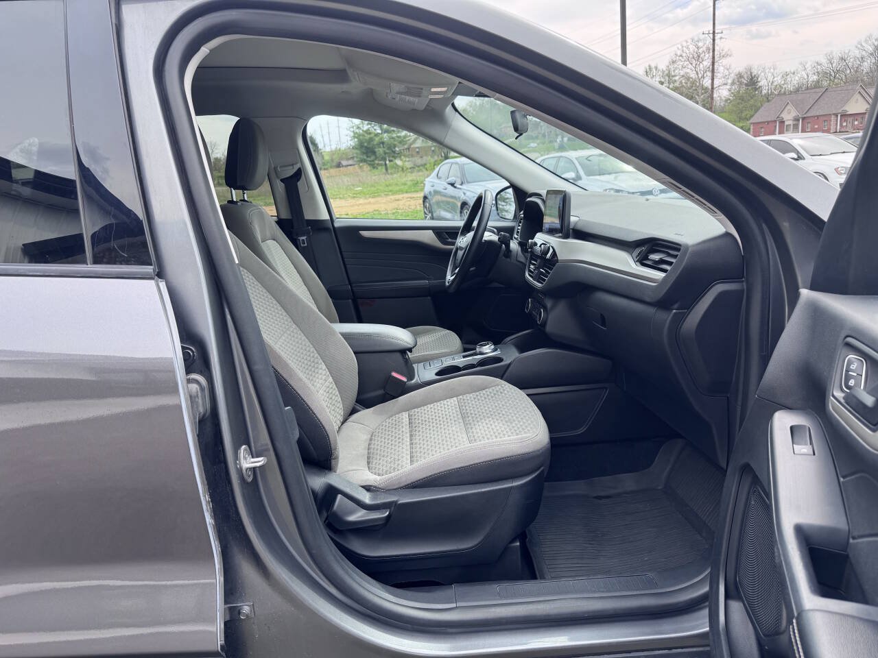 Used 2022 Ford Escape SE w/ SE Sport Appearance Package AWD/4WD image 17